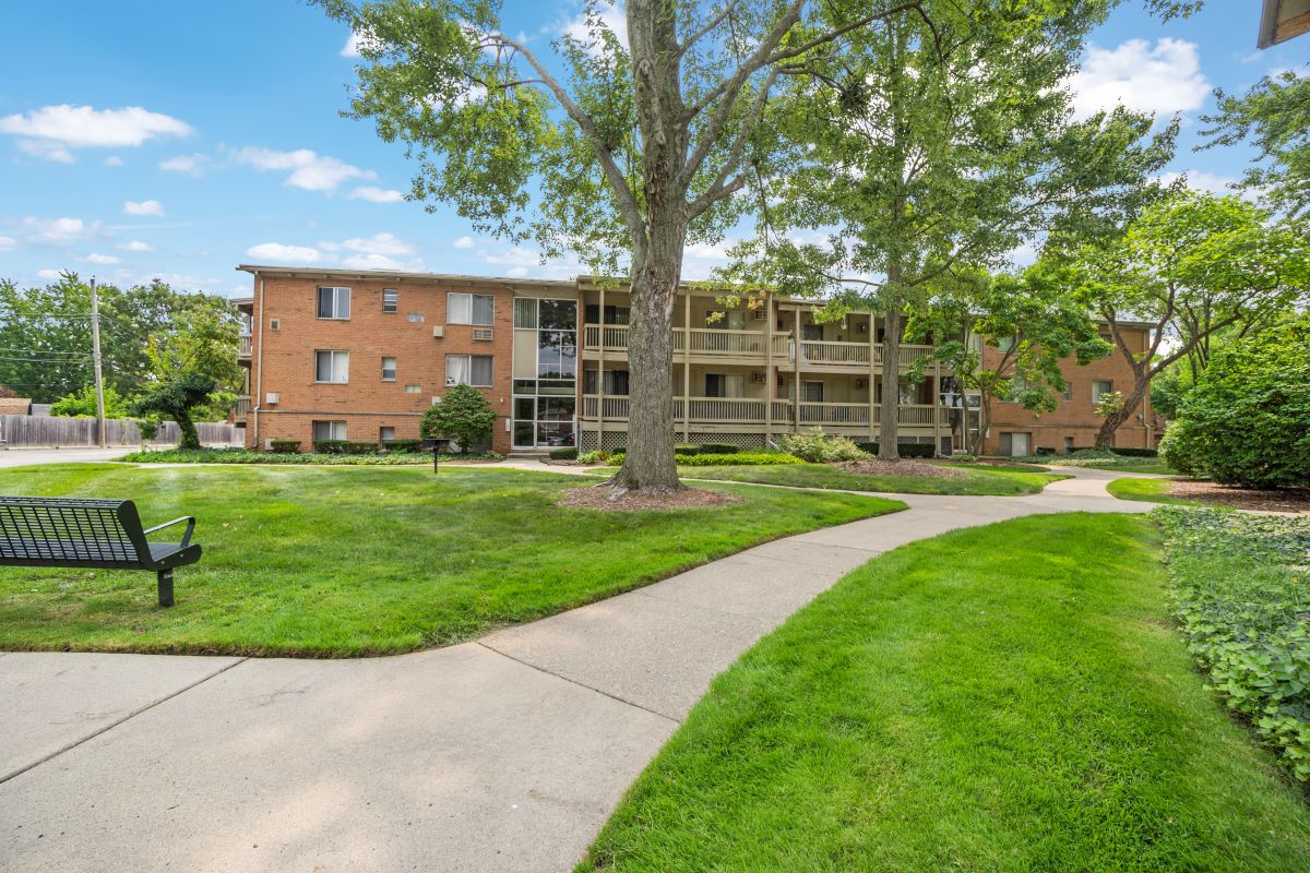Amber Apartments of Royal Oak Image 16