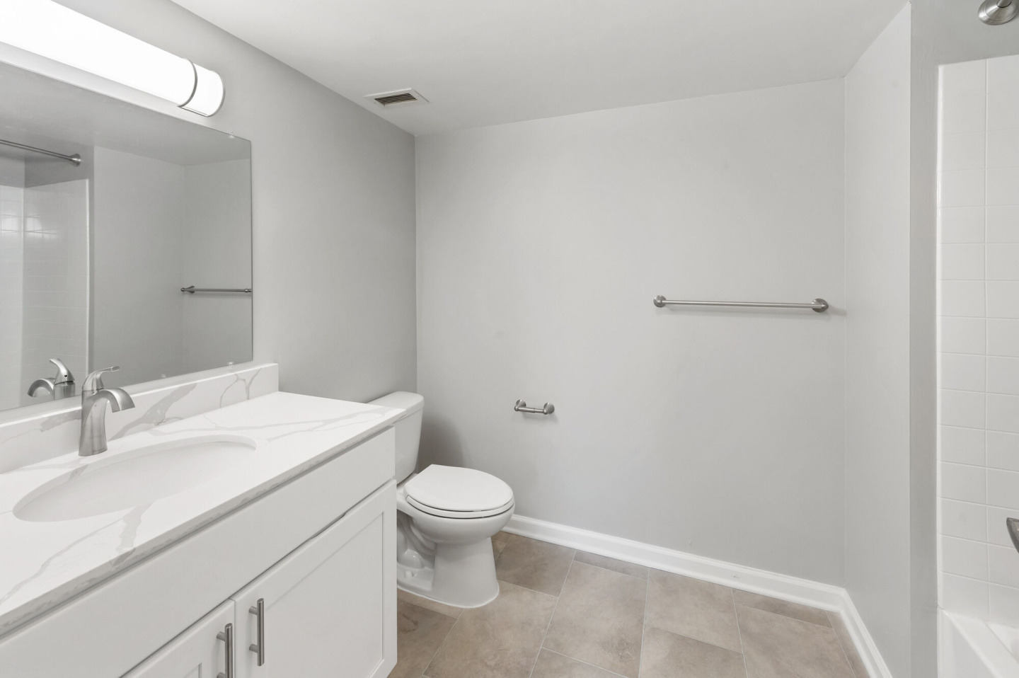 Cherry Hill Towers Image 22