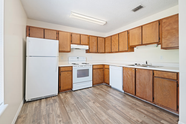 The Retreat at Hidden Bay Apartment Homes Image 11