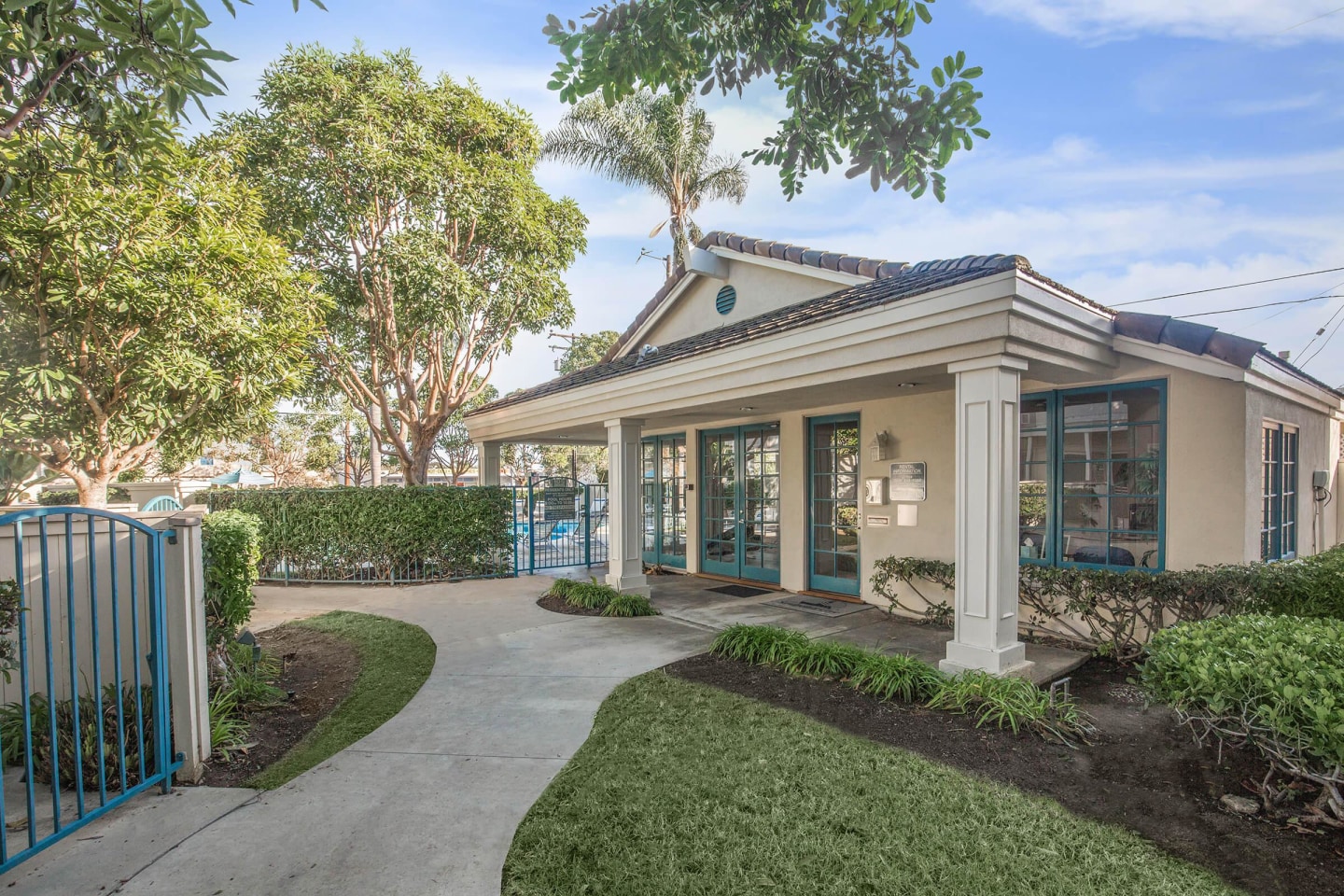 Sandpointe Cove Apartment Homes Image 3