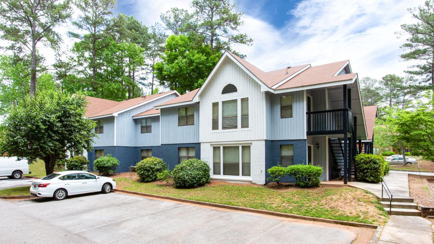 Salem Glen Apartments Image 1