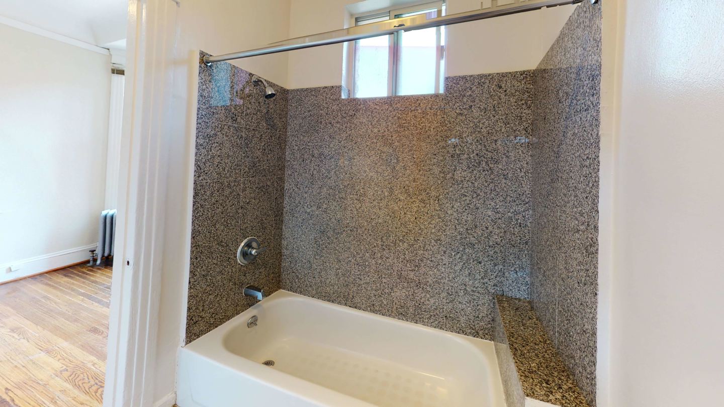 720 Jones Street Image 12