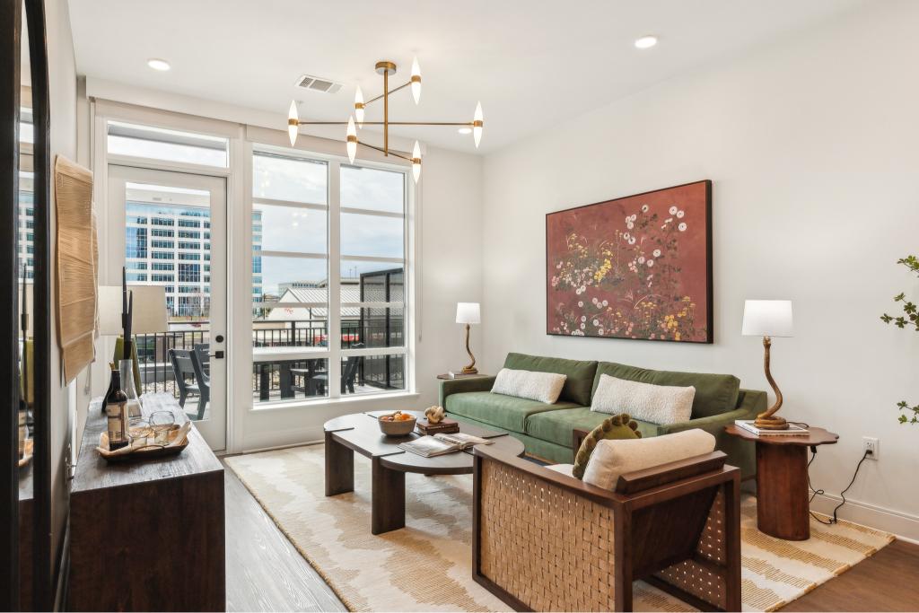 Oro Ballantyne Image 9