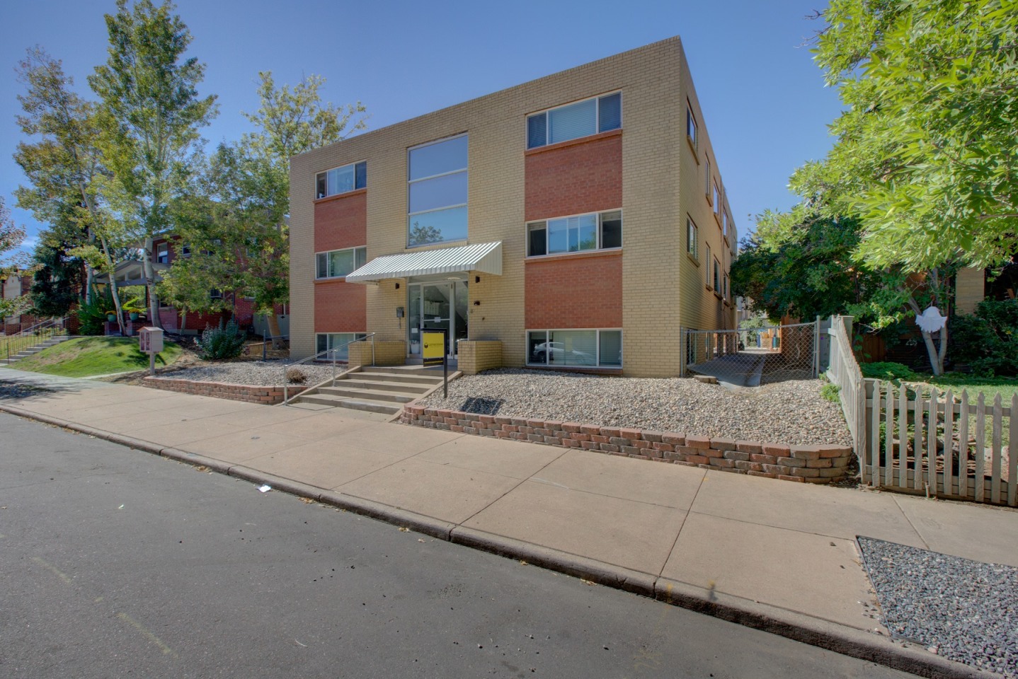 1325 Madison Apartments Image 7
