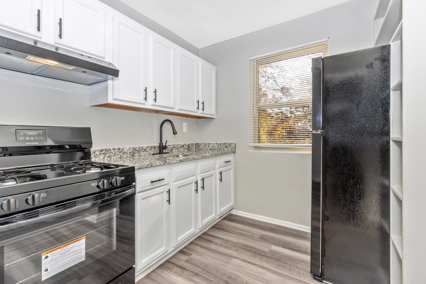 Emerald Apartments Image 10