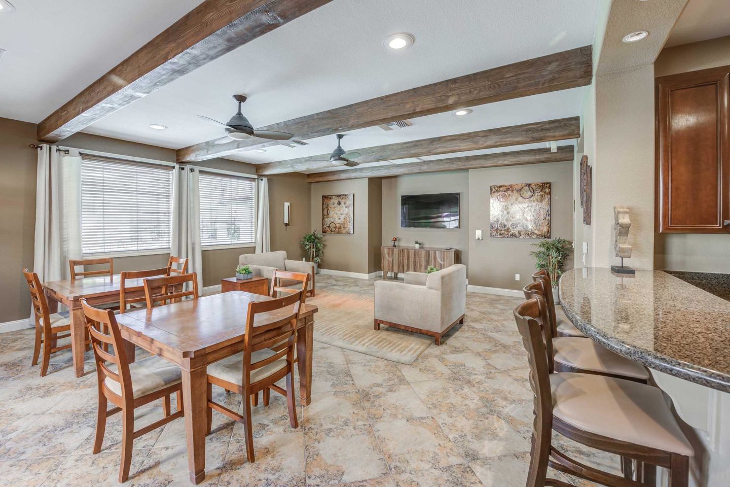 Laurel Vista Apartment Homes Image 9