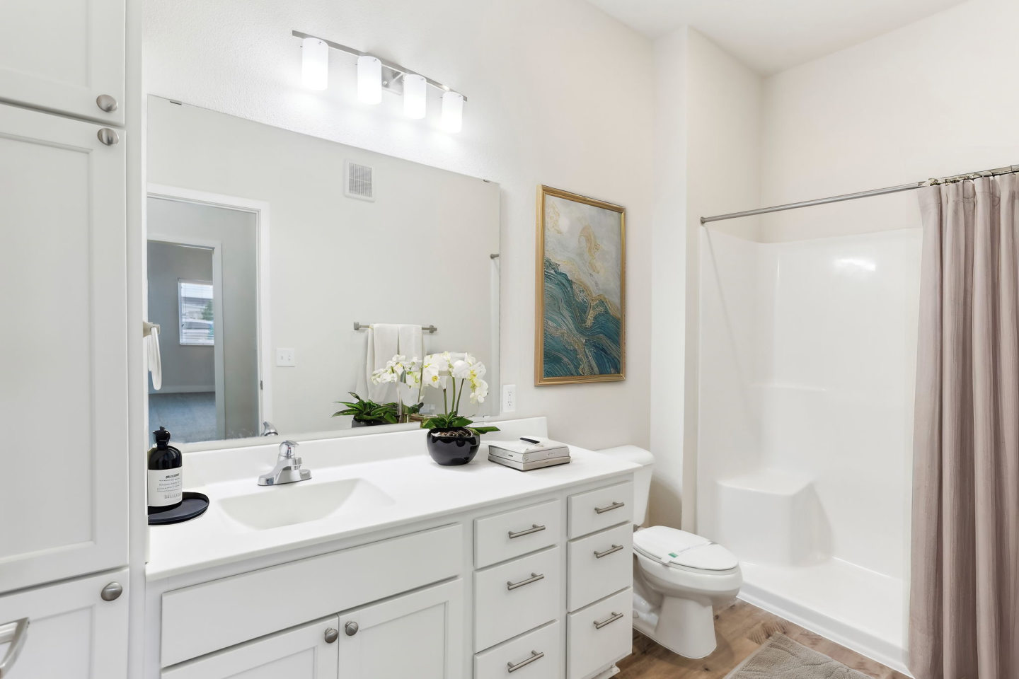 Lake Ridge Luxury Apartments Image 7