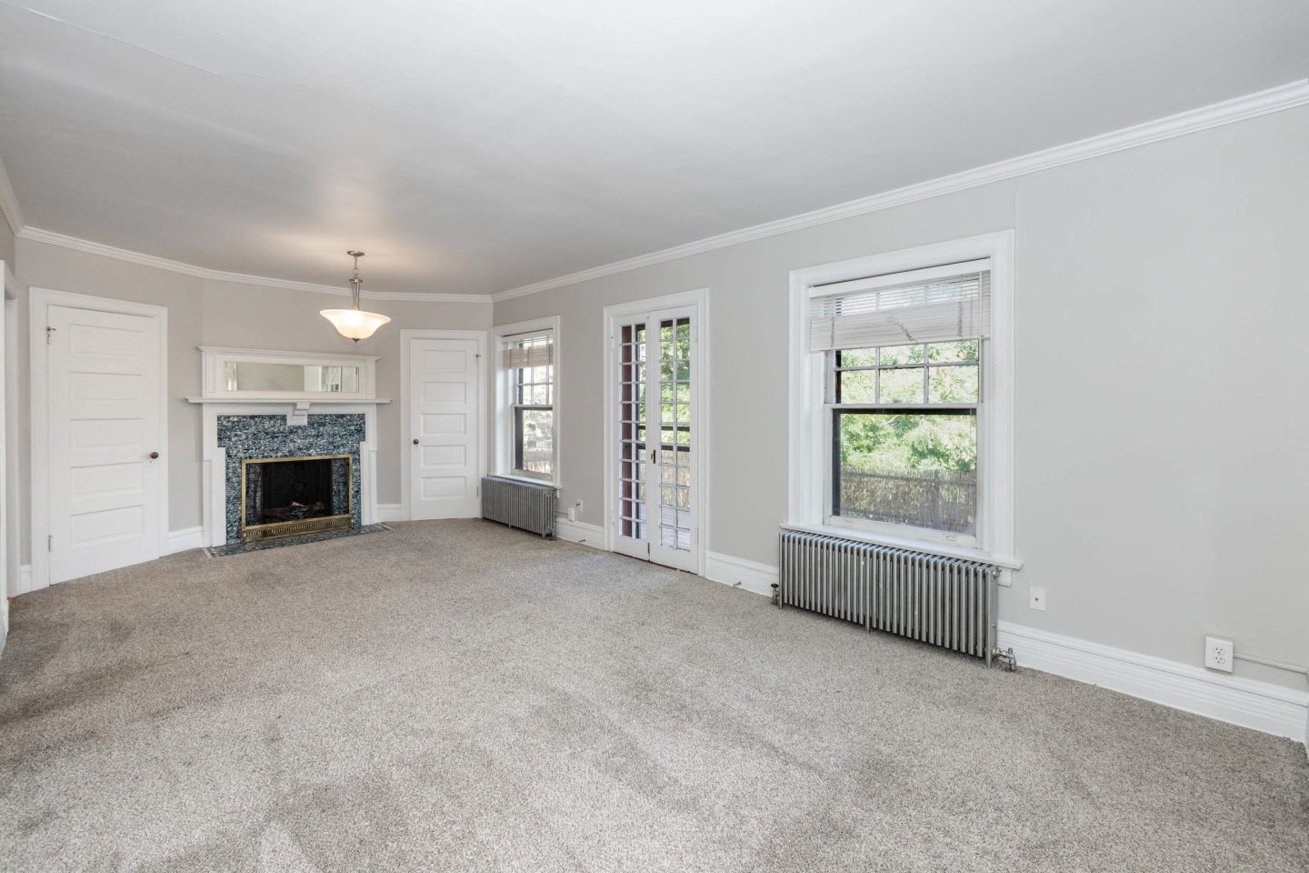 1137 E 10th Avenue Image 2