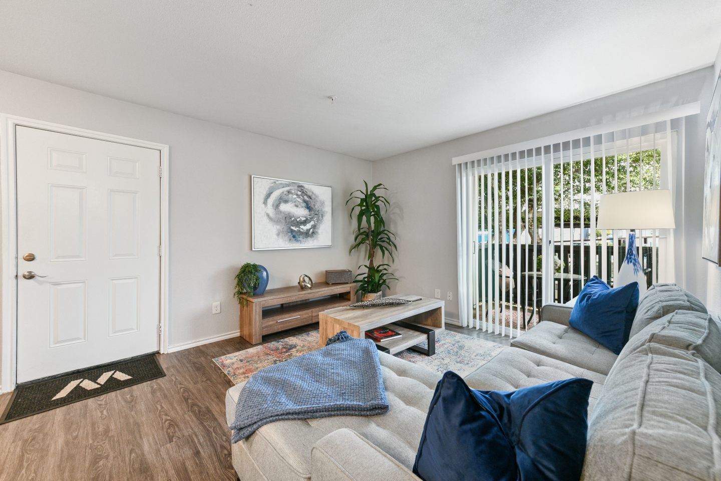 The Broadway Apartment Homes Image 8