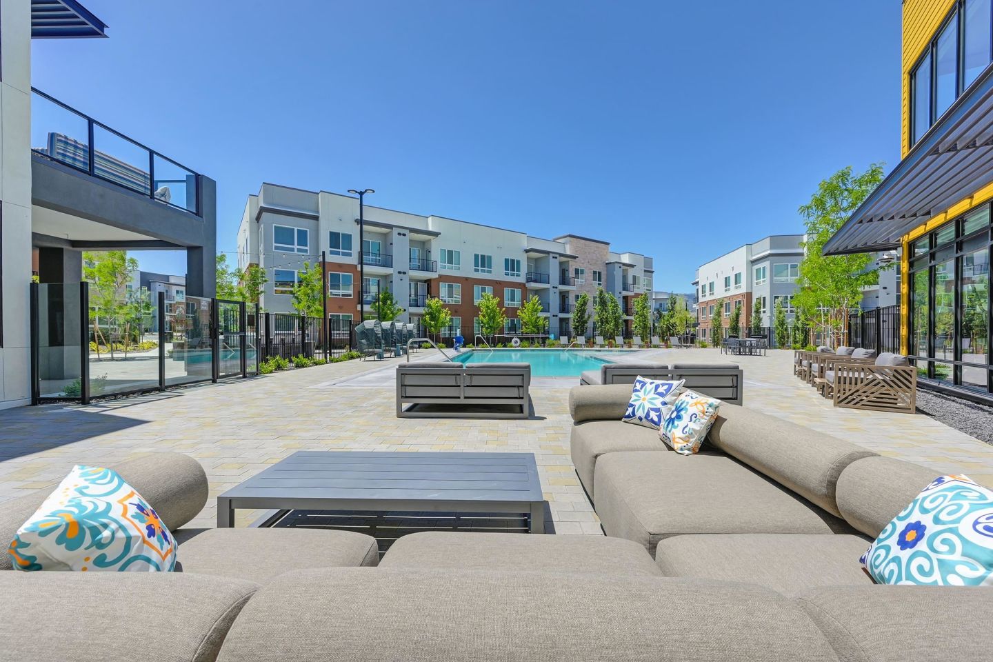 Halcyon Apartments Image 43