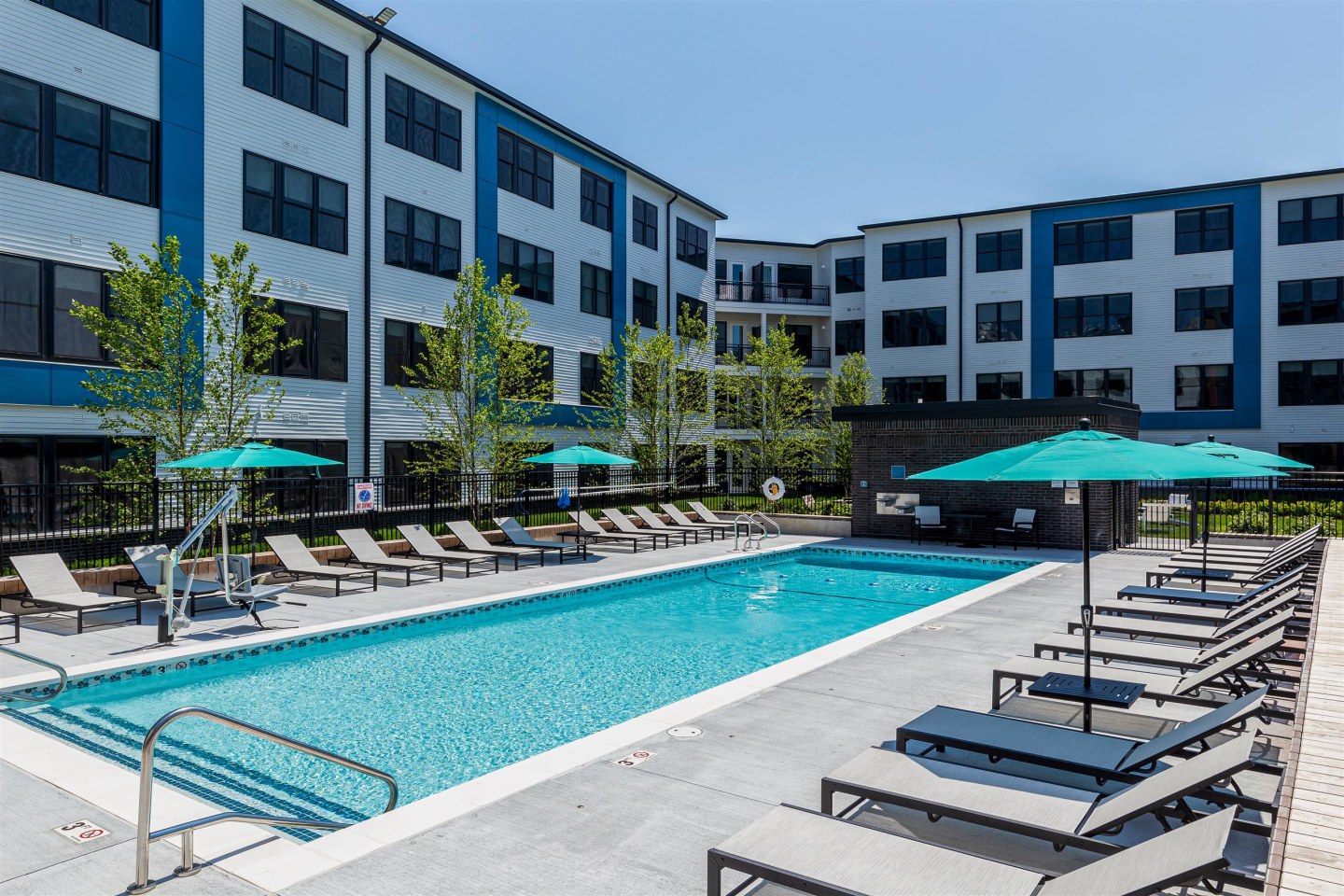 Parkway Apartments Image 3