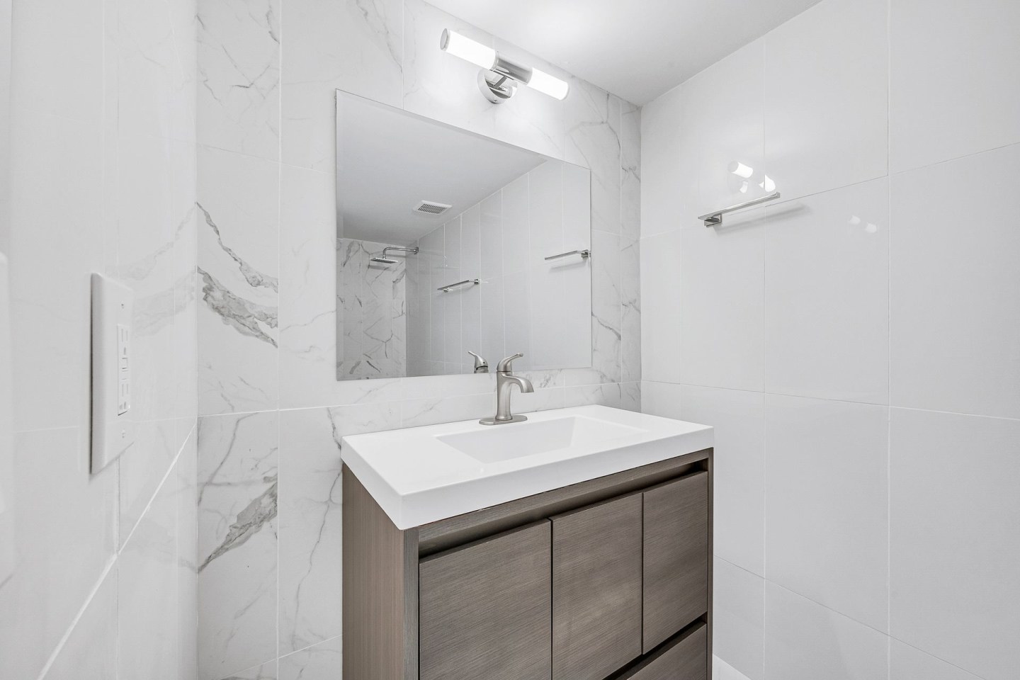 Echo Luxury Apartments Image 121