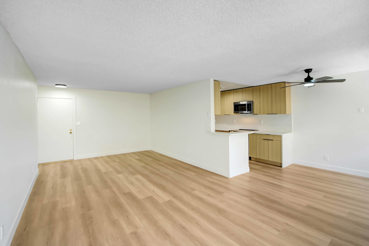 5403 West 8th Street Apartments Image 3