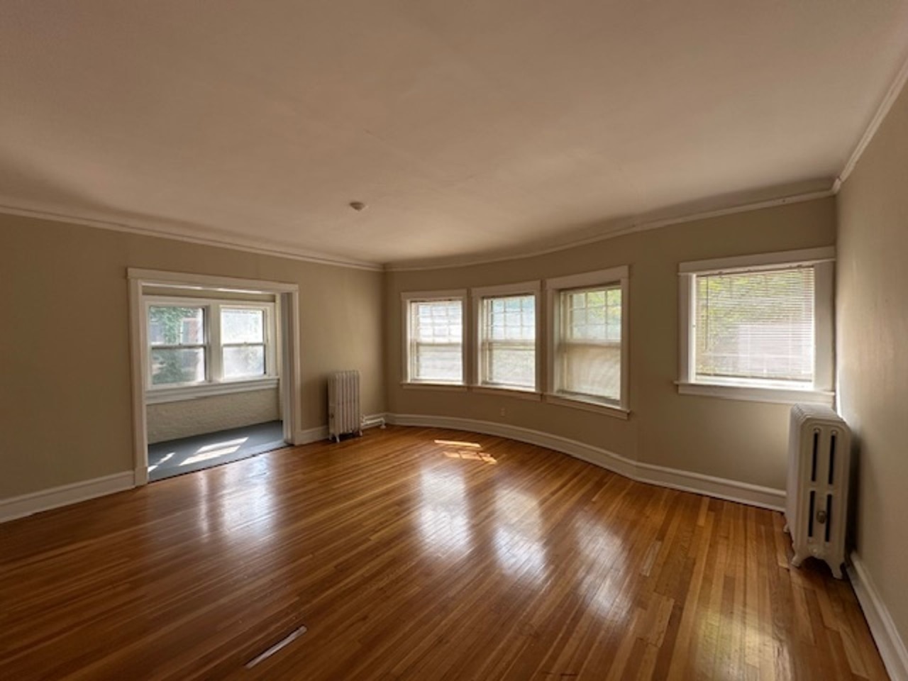 2534 N Prospect Avenue Image 1