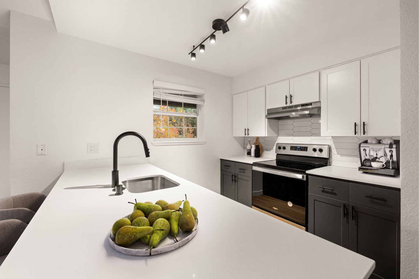Larkspur Place Image 5