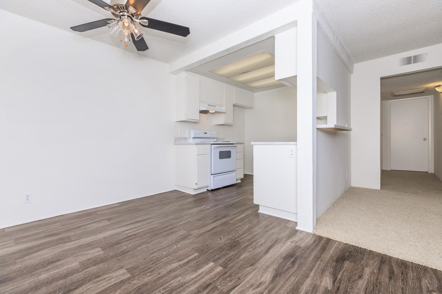 Country Hills Apartment Homes Image 4