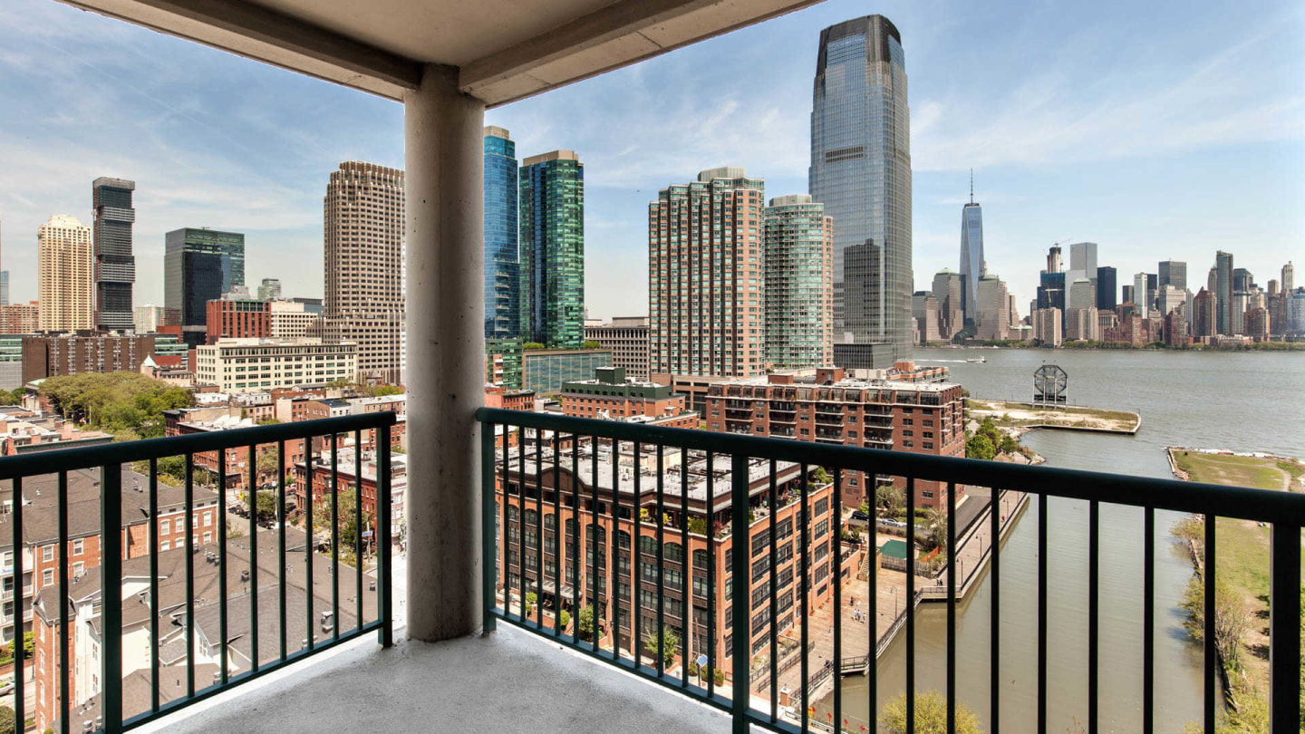 Portside Towers Image 49