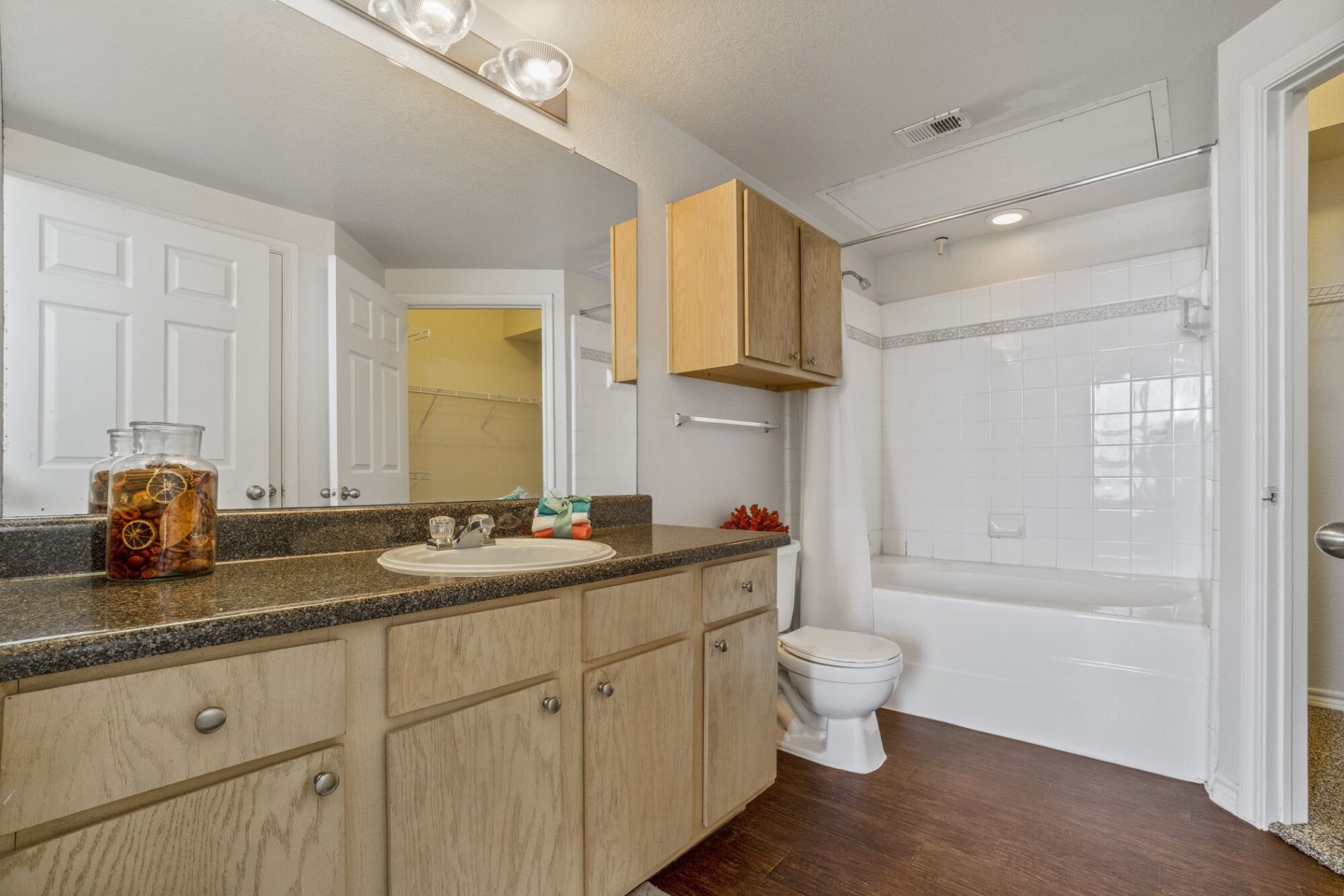 Blue Lake Villas Image 13