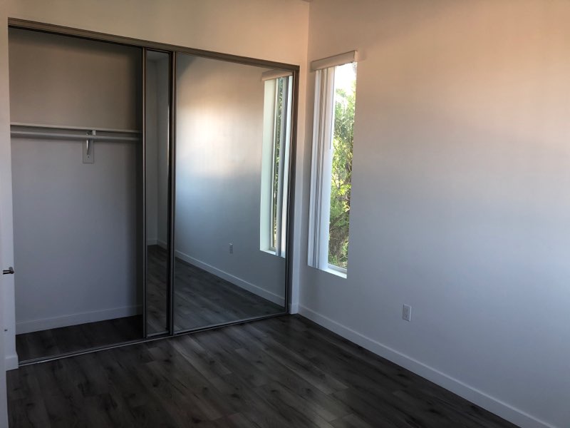 6844 WOODMAN AVE Image 14