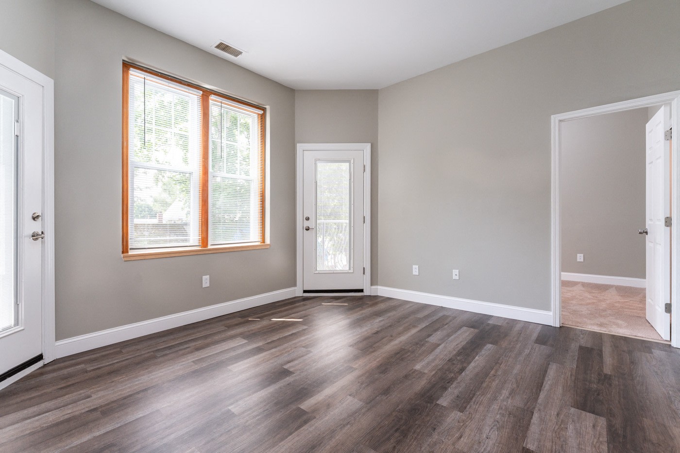 Townhouse Apartments Image 11