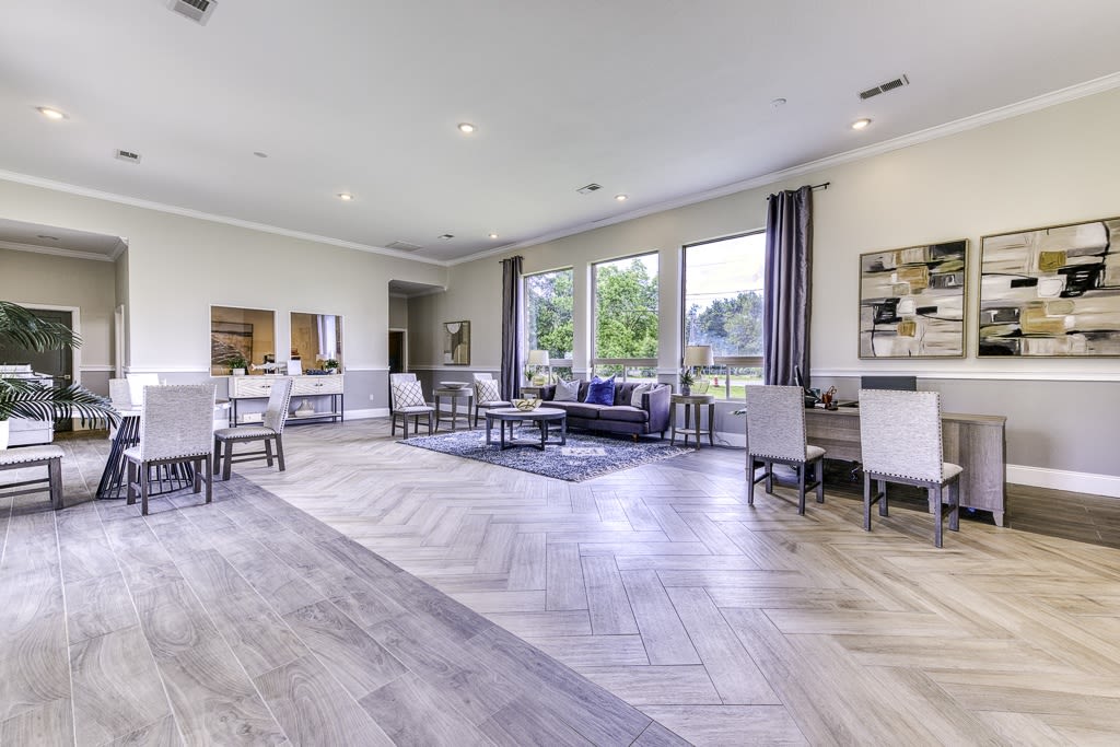 Briarwood Condominiums Image 32