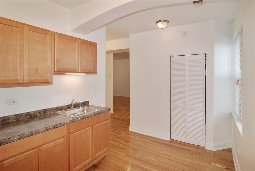 3501 W Adams St Image 3