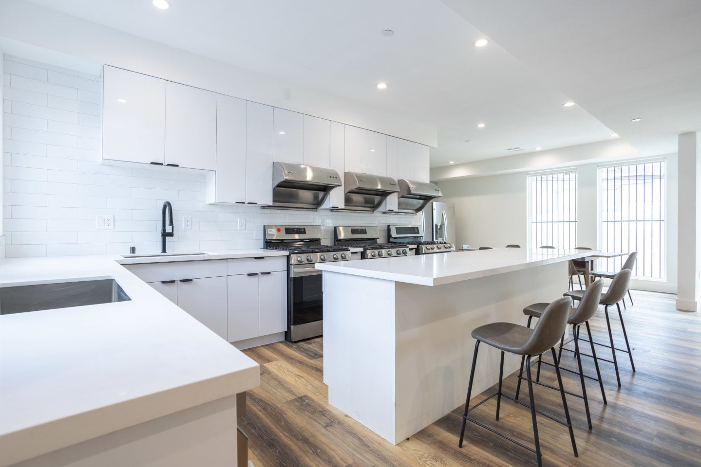 1458 W 37th Street - Co-Living Housing Image 3