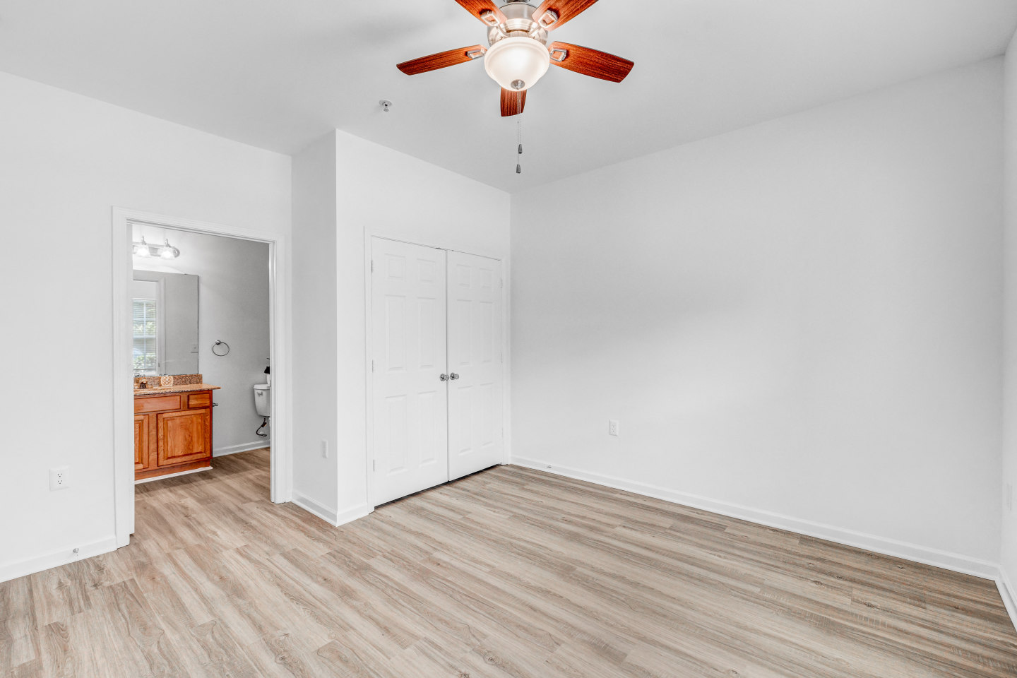Flats at Leland Image 17