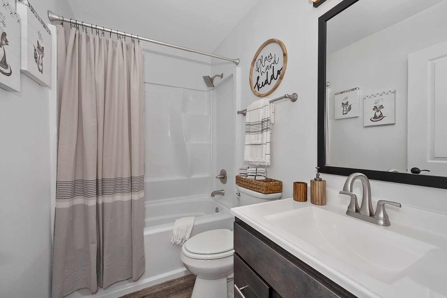 Ivy Hills Place Image 3