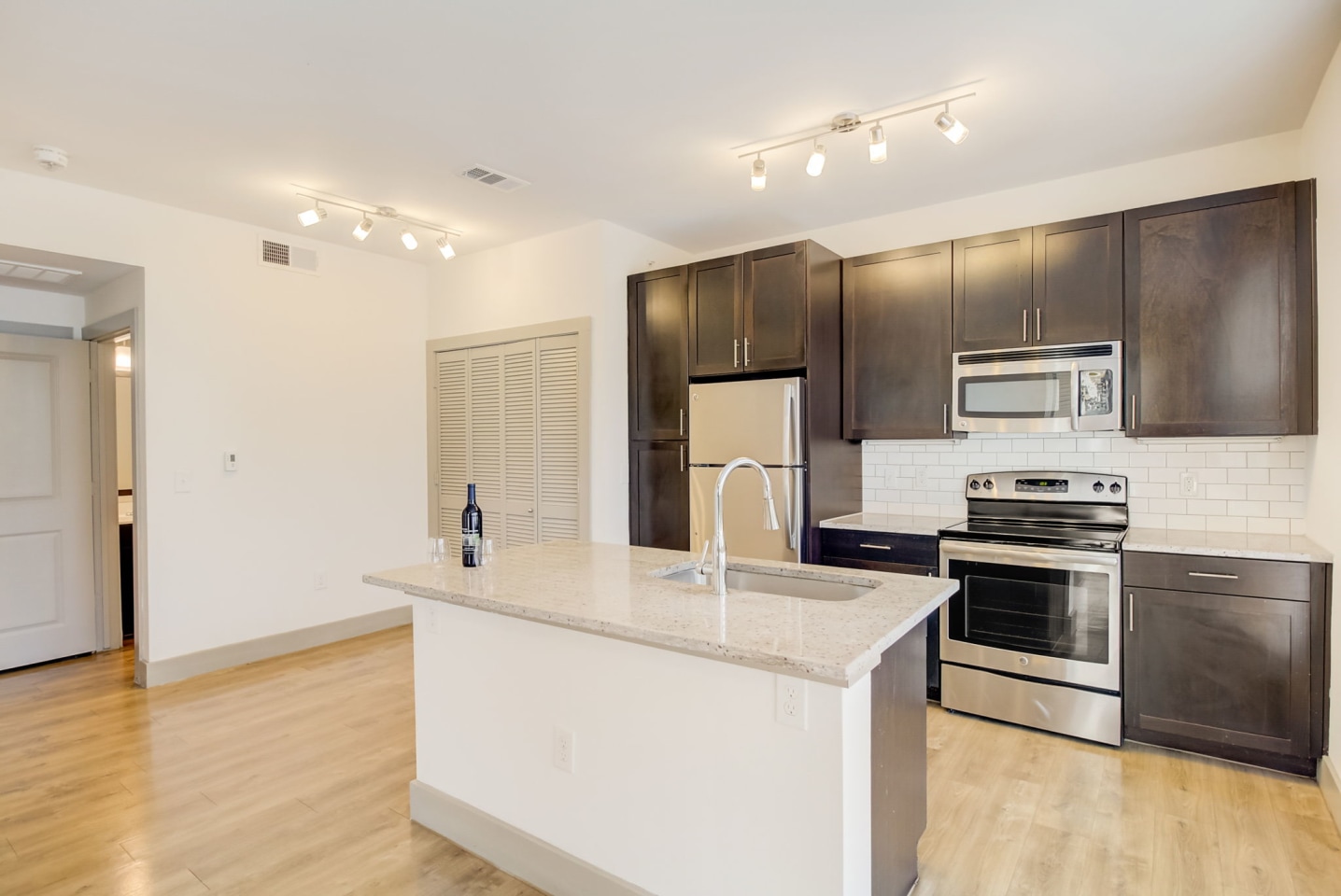 Loft + Row Image 18