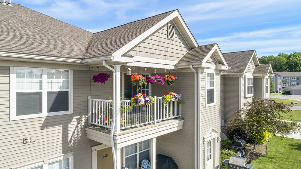 Cobblestone Court Apartments Image 28