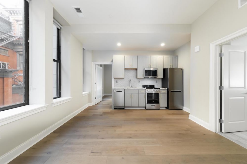 1411 Walnut Street Image 15