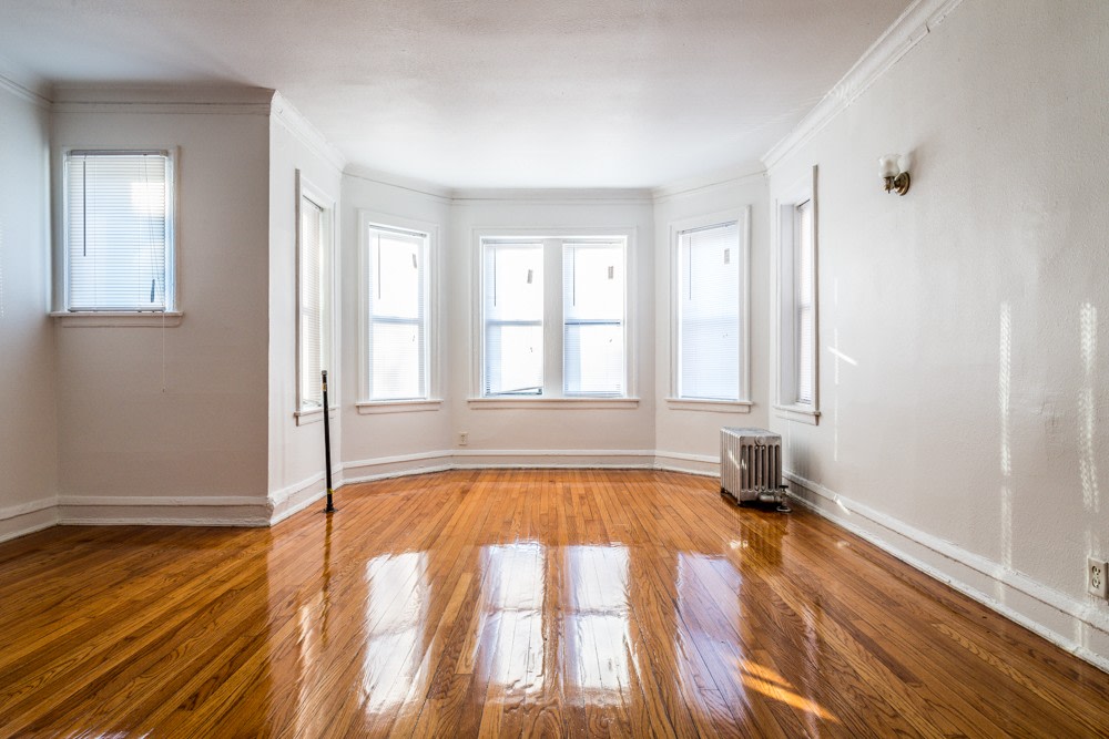 1748 E 71st Image 3