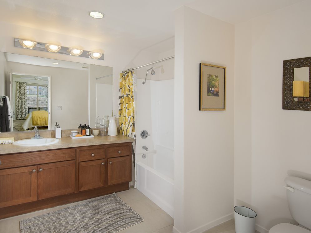 Avalon Oak Creek Image 12