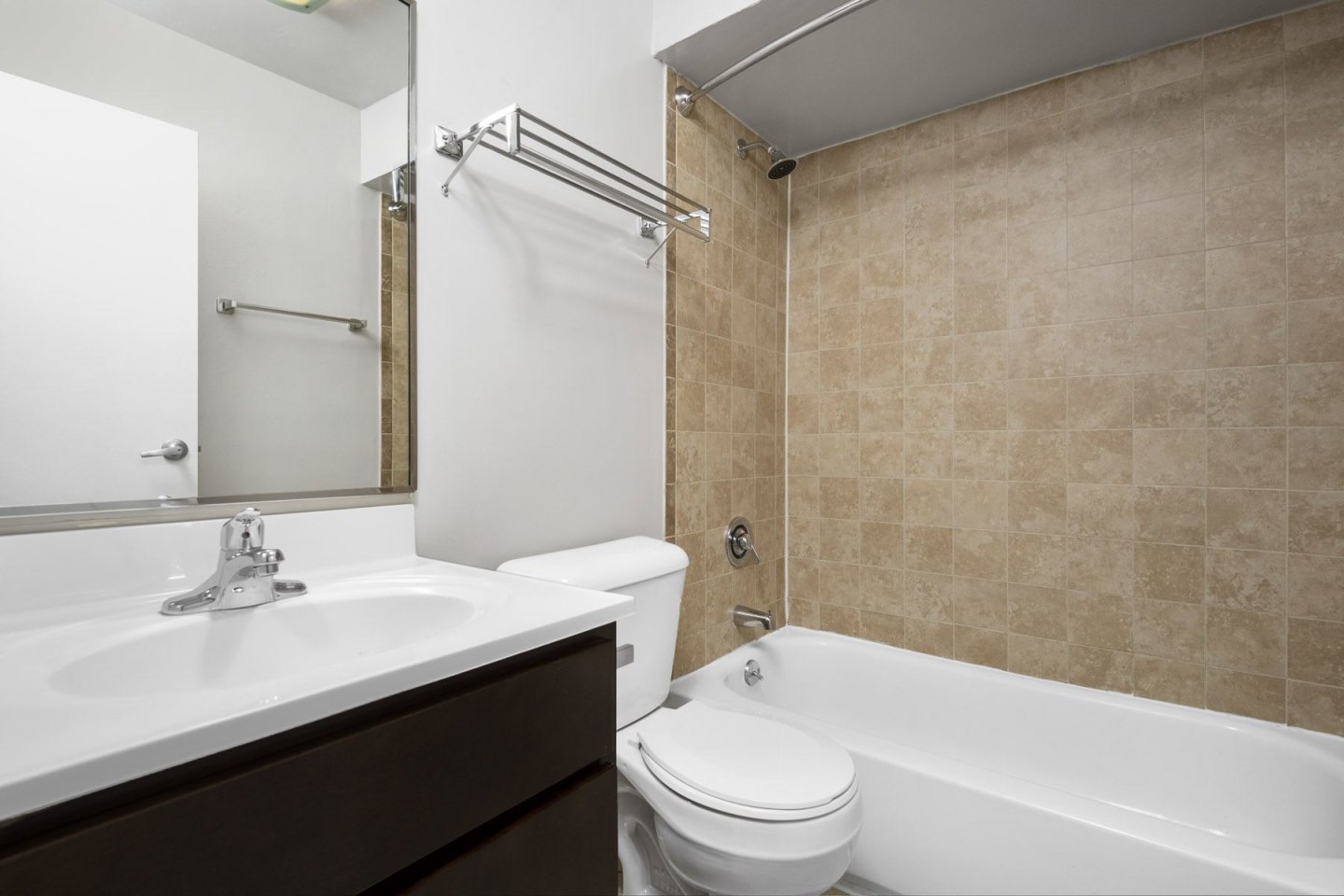Reside 707 Image 6