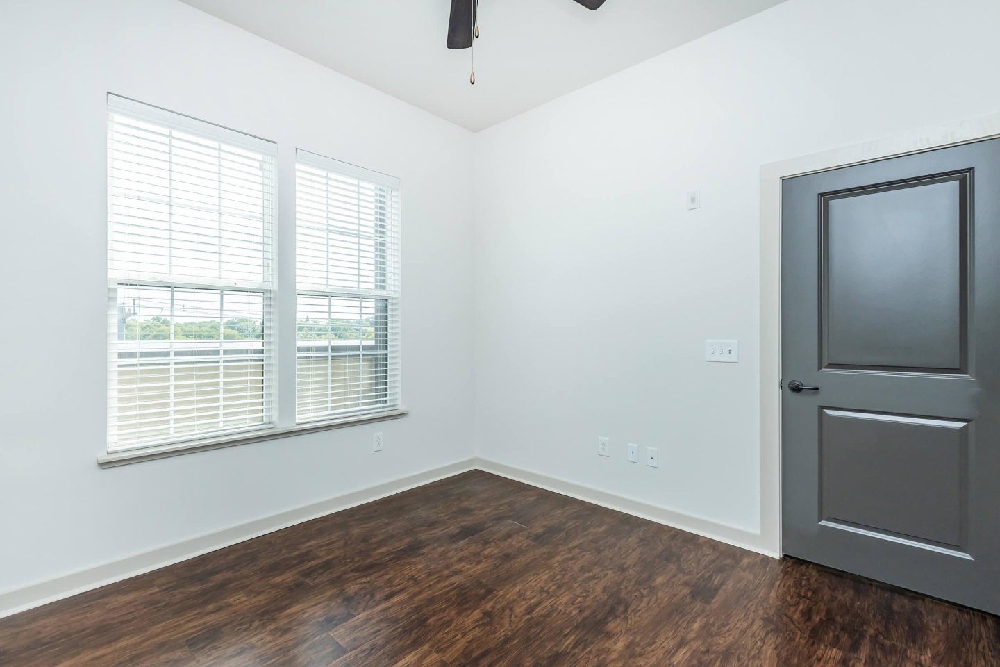 1810 Belcourt Image 36