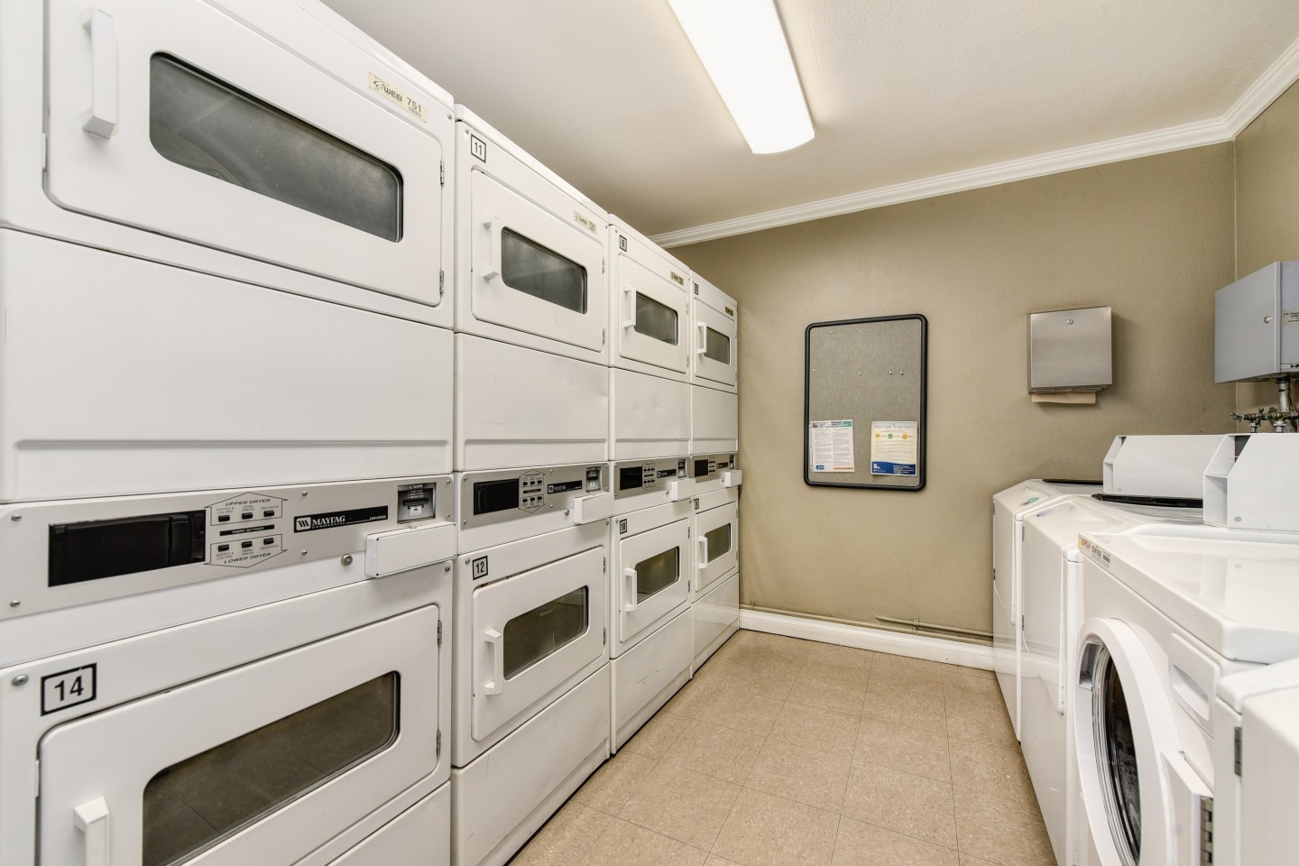 The Woods at Toluca Lake Image 32