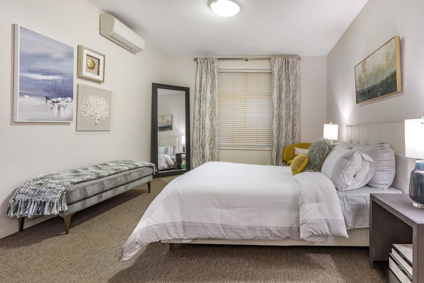 Yacht Harbor Club Image 27