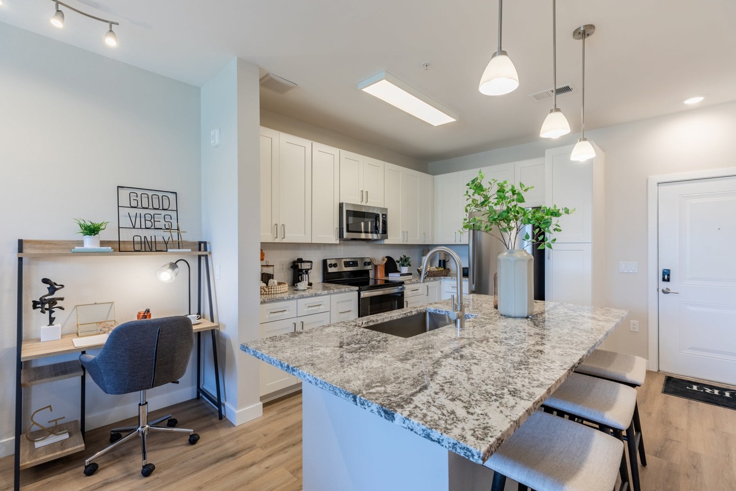 Destination at Arista Apartments Image 11