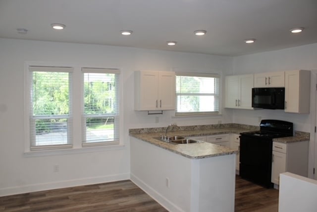 Riviera Park Apartments & Townhomes Image 24