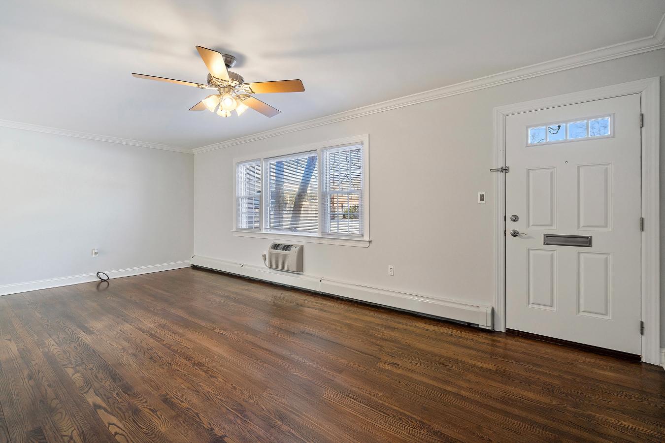 Madison Mall Apartments Image 11