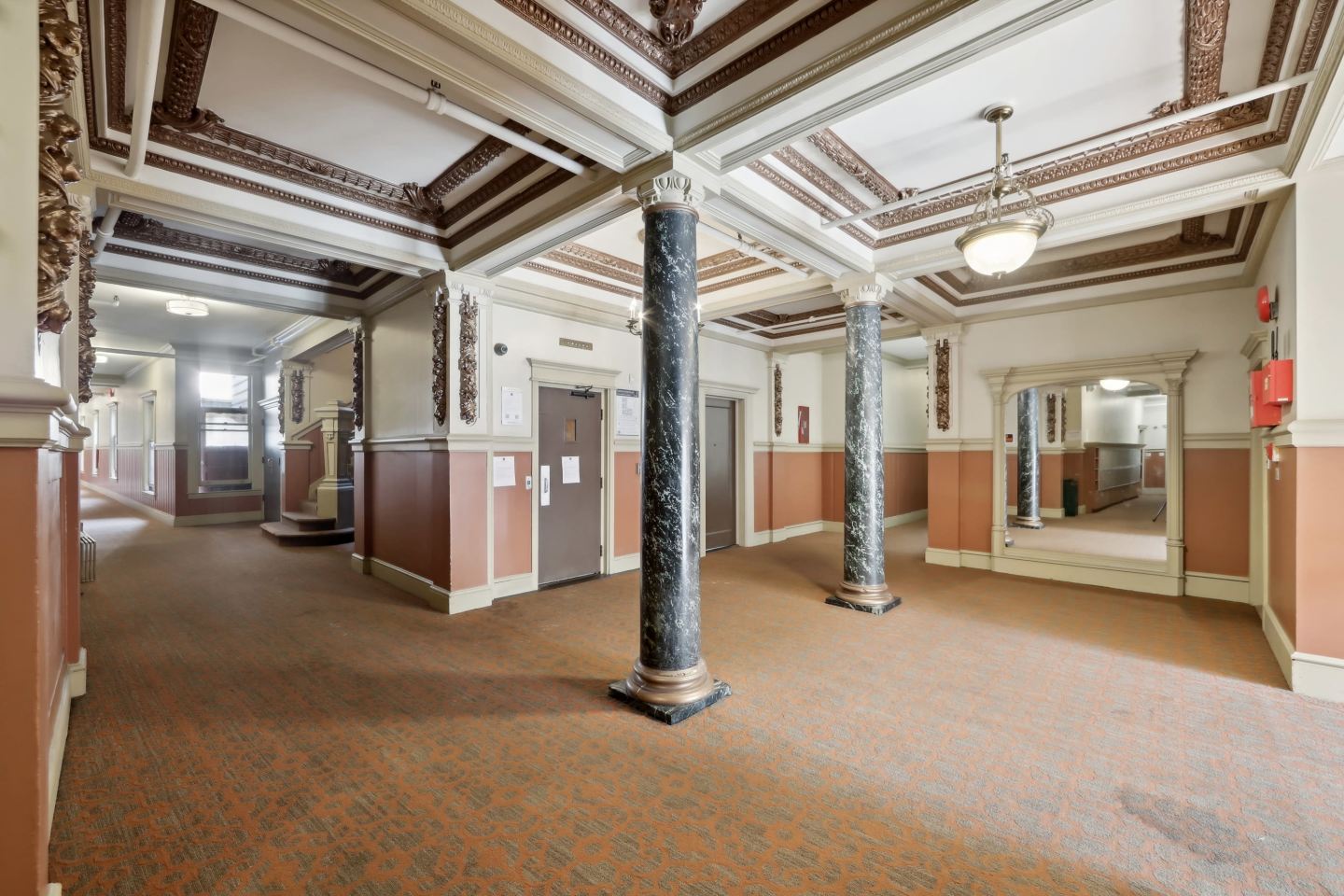 400 DUBOCE Image 12