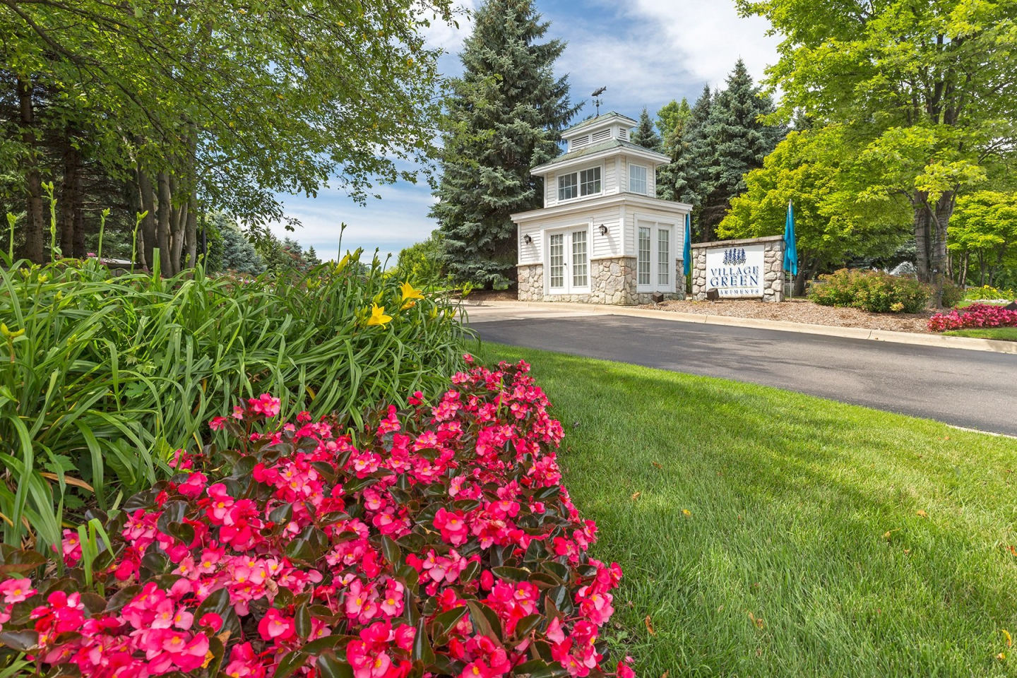 Village Green of Rochester Hills Image 9