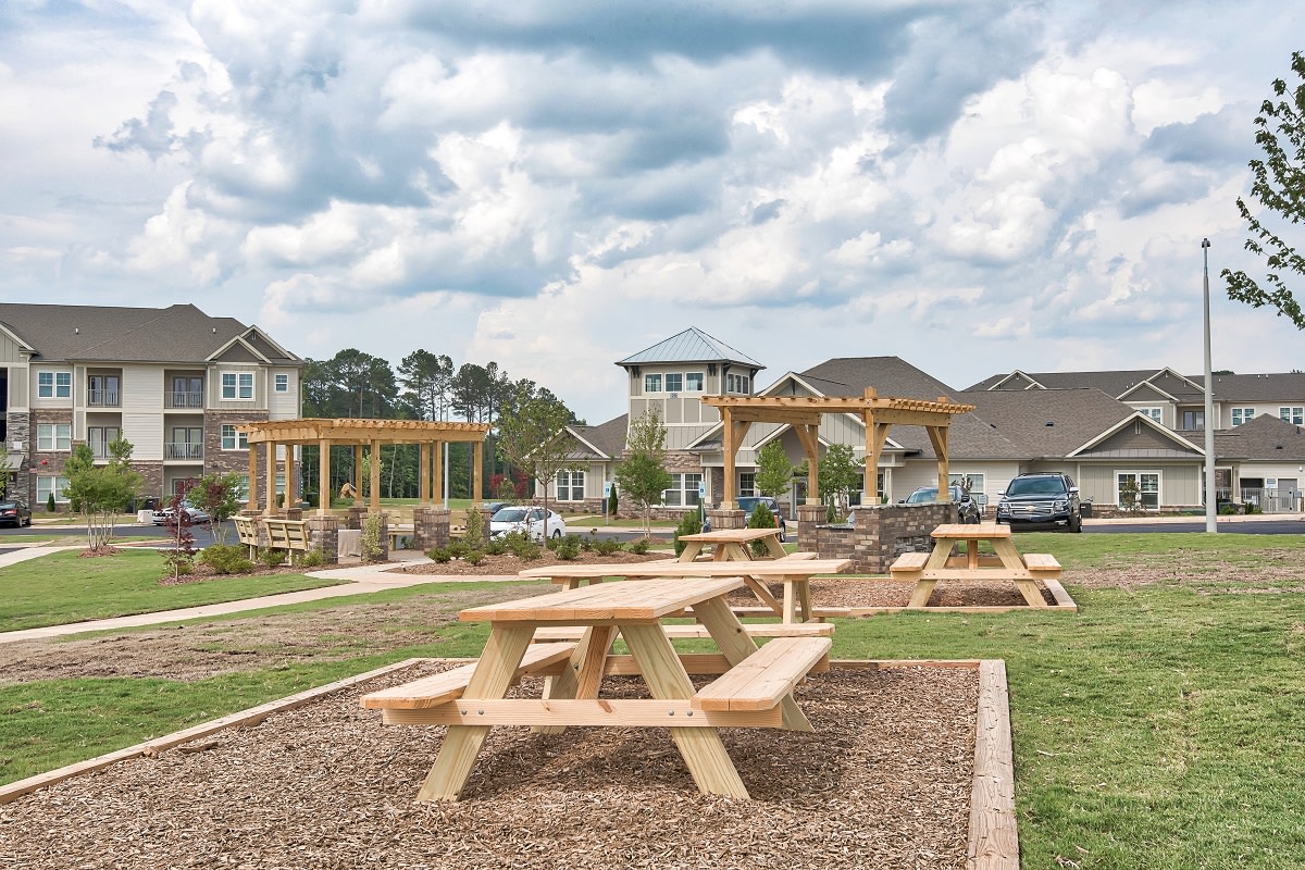 Pines at Glen Laurel Luxury Apartments Image 12