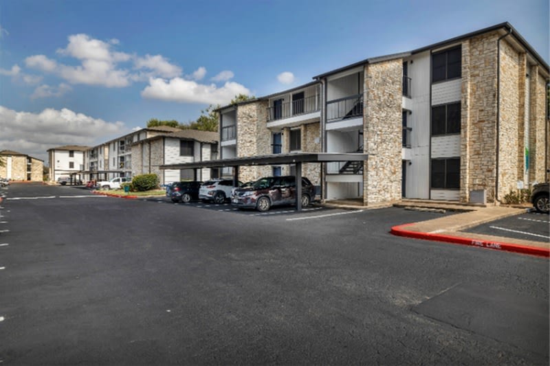 Summit at Hyde Park Apartments Image 36