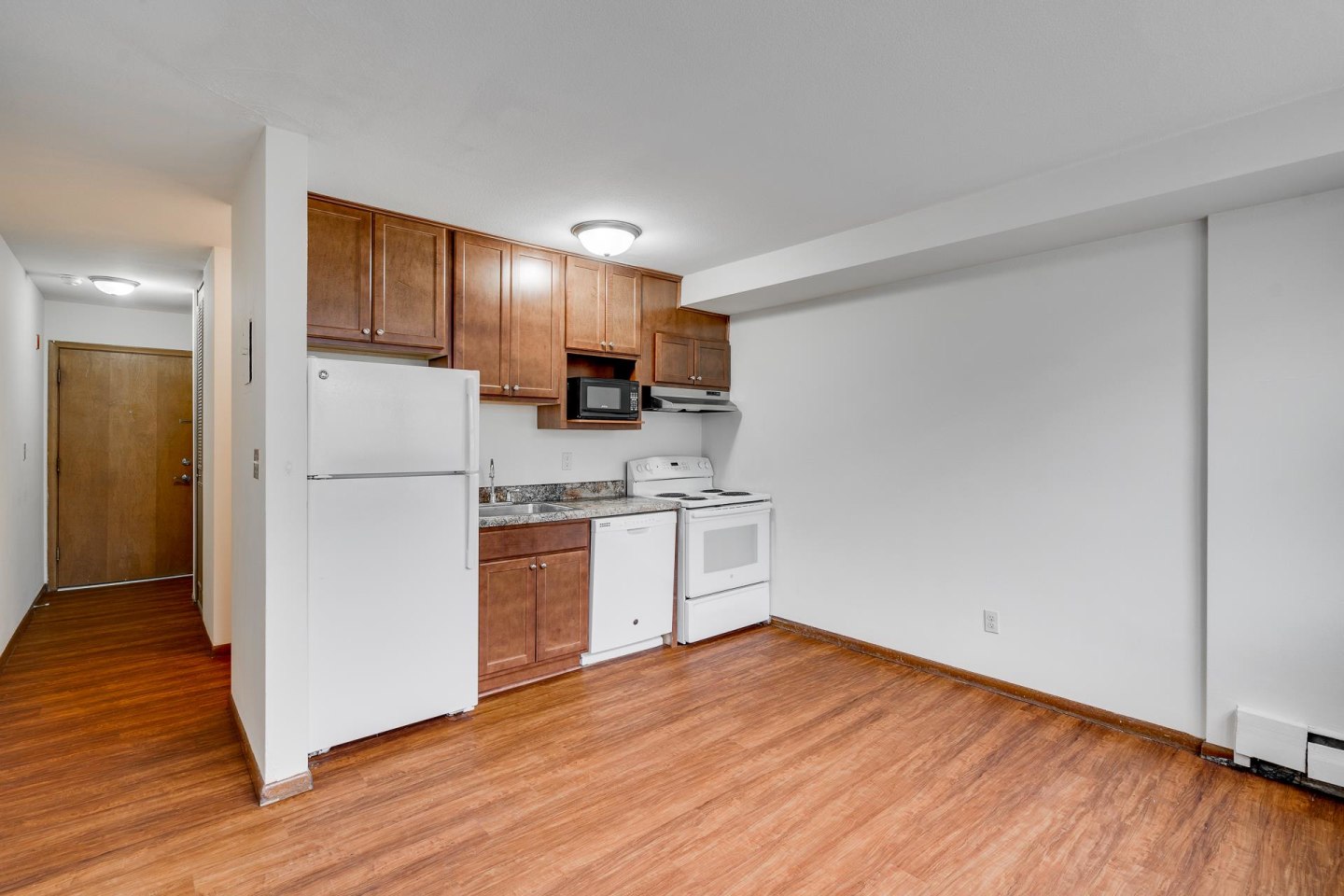 Bryant Manor Apartments Image 25