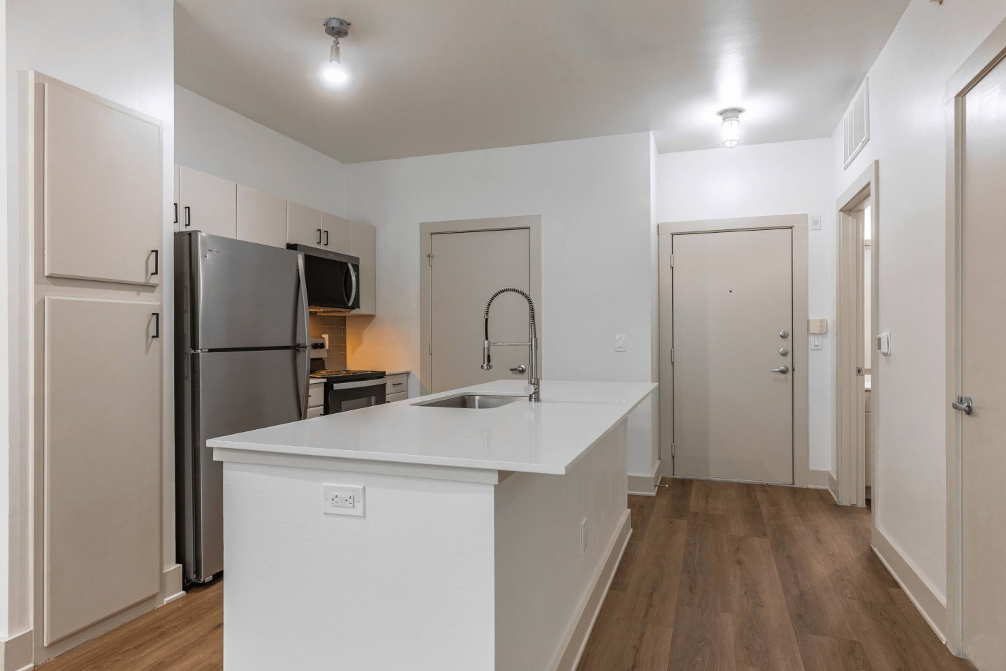 5225 Maple Avenue Image 3