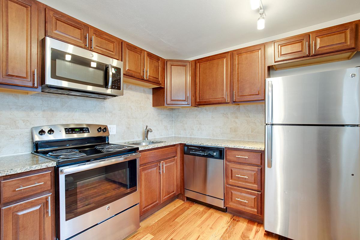 1536 Williams St Image 3