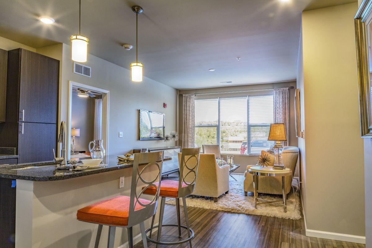 Alinea Town and Country Image 33