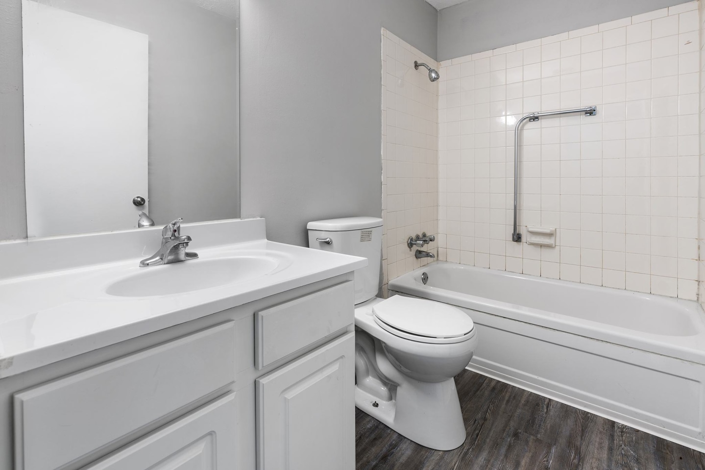 Riverview Apartments Image 9